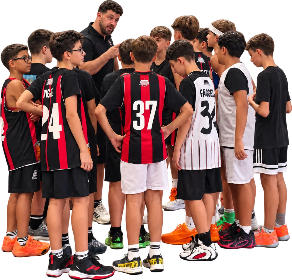 Juan Ignacio Conti parla con un gruppo di ragazzi delle squadre Under durante un allenamento